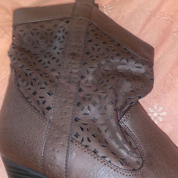 Falls Creek Brandy Booties! - Picture 8 of 11